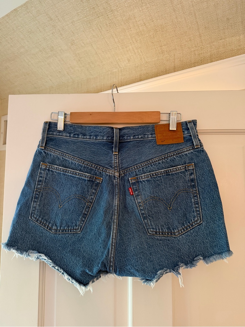 Levi's - 501 Original Denim Shorts in Oxnard, Size 28 - Picture 6 of 6